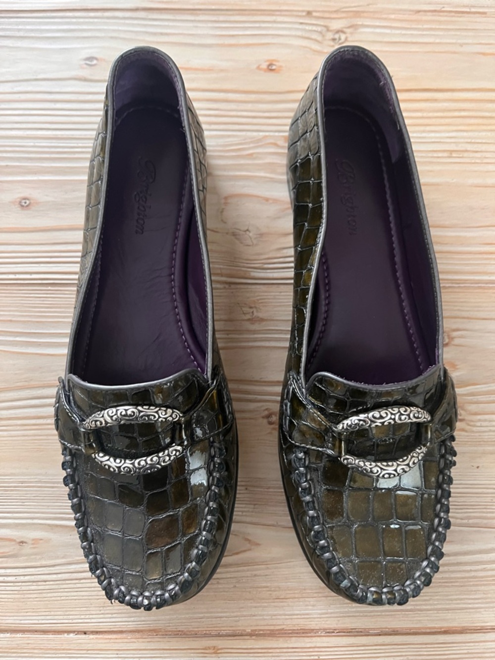 Brighton Medley Olive Croc Embossed Loafers | Size 8.5M